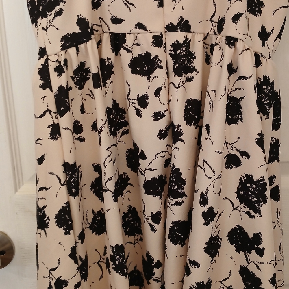 Dress - Picture 10 of 10